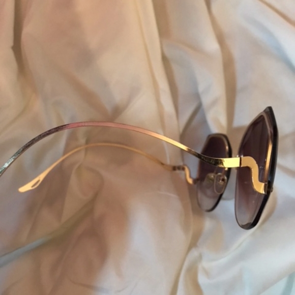 Elegant Purple Sunglasses - Picture 4 of 4